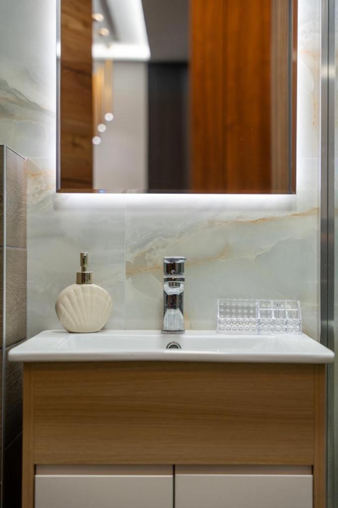 זלאטיבור Mans Lux 8 Apartman מראה חיצוני תמונה